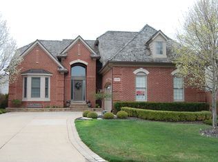 2609 Summerlin Ct, Rochester, MI 48306