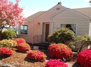 3715 NE 153rd St, Lake Forest Park, WA
