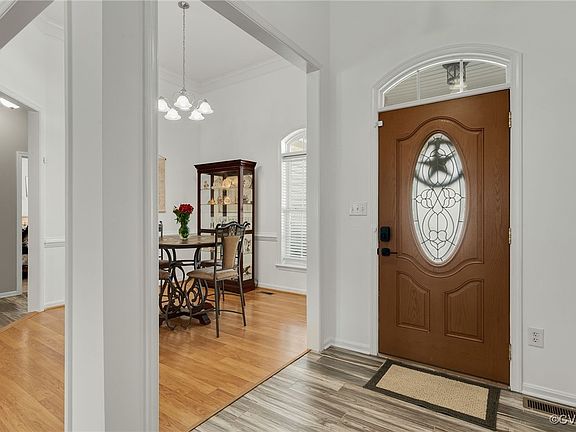 2nd image of 8 Noel Dr