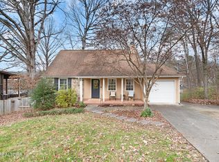 805 Tree Trunk Rd, Knoxville, TN 37934