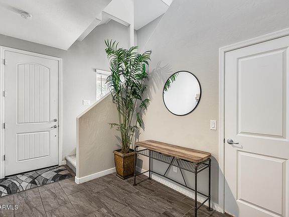 3rd image of 631 W WINCHESTER Drive