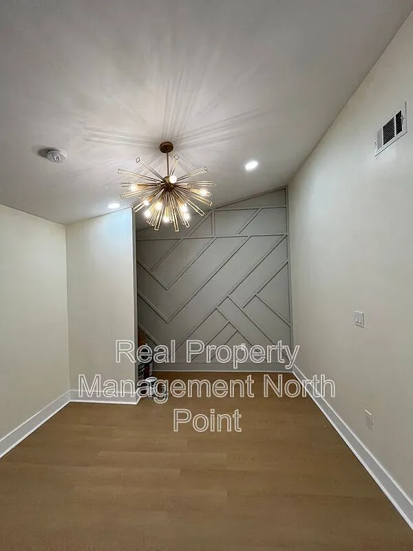 3 bed, 1.0 bath, 1073 sqft, $1,795 — Photo 3