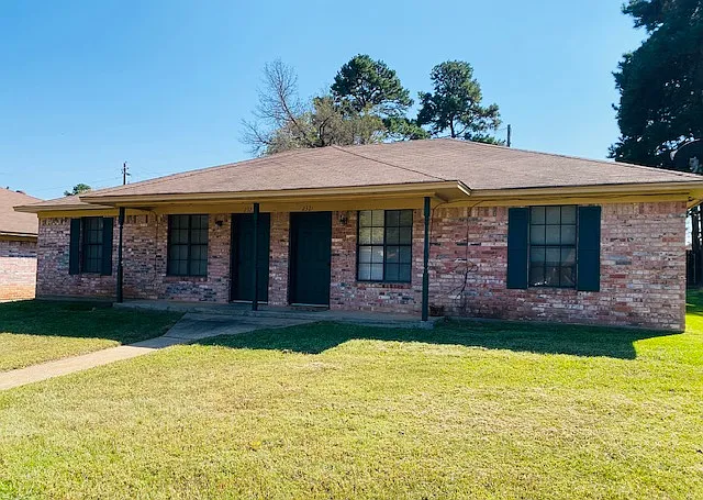 2321 Briarwood Dr