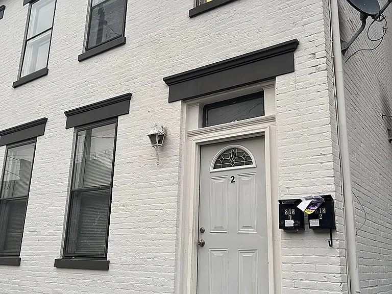818 Main St — Photo 16