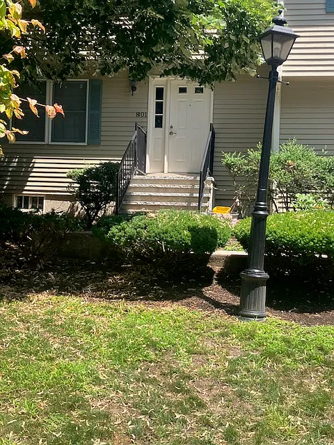 3 bed, 2.5 bath, 1500 sqft, $4,200 — Photo 1