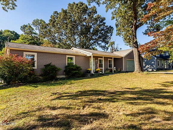 3rd image of 413 Oran Rd