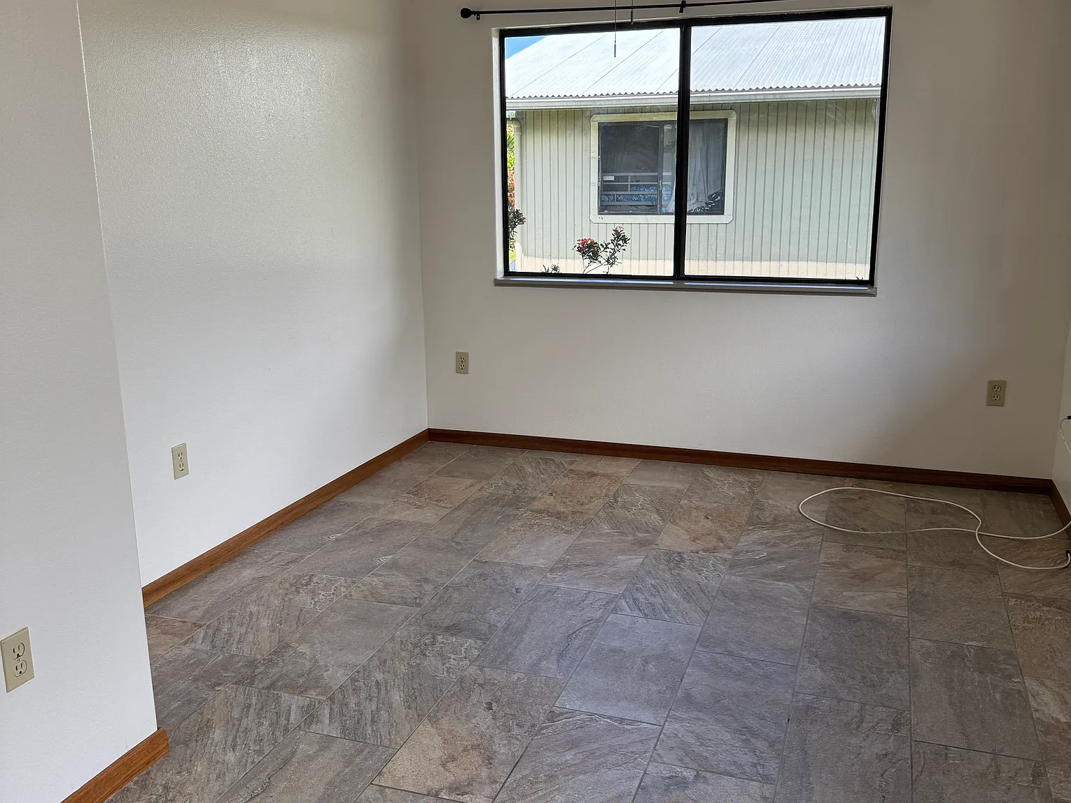 Manono St, Hilo — Photo 2