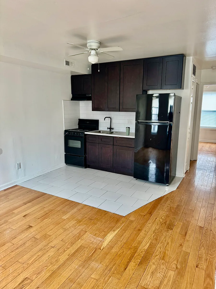 Building Photo - 2314 S 23rd St #2