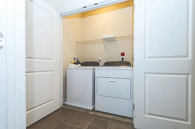 Oakmont Village Apartments — Photo 7