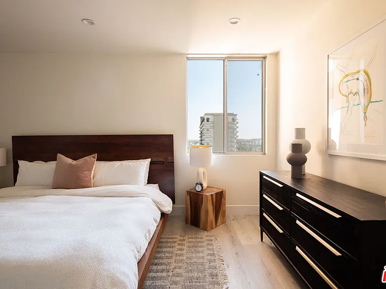 100 S Doheny Dr #1011 — Photo 13
