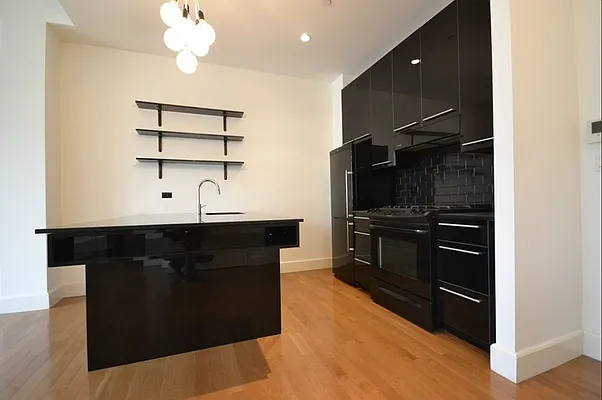 Rented by Loom Group | media 59