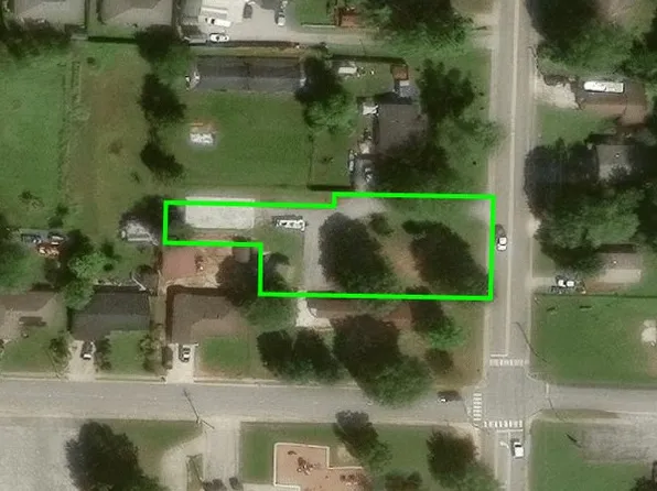 504 N West End St, Springdale, AR 72764