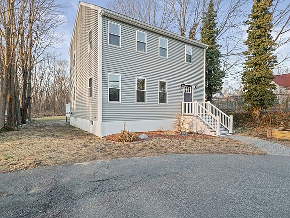2nd image of 118 Lincoln St