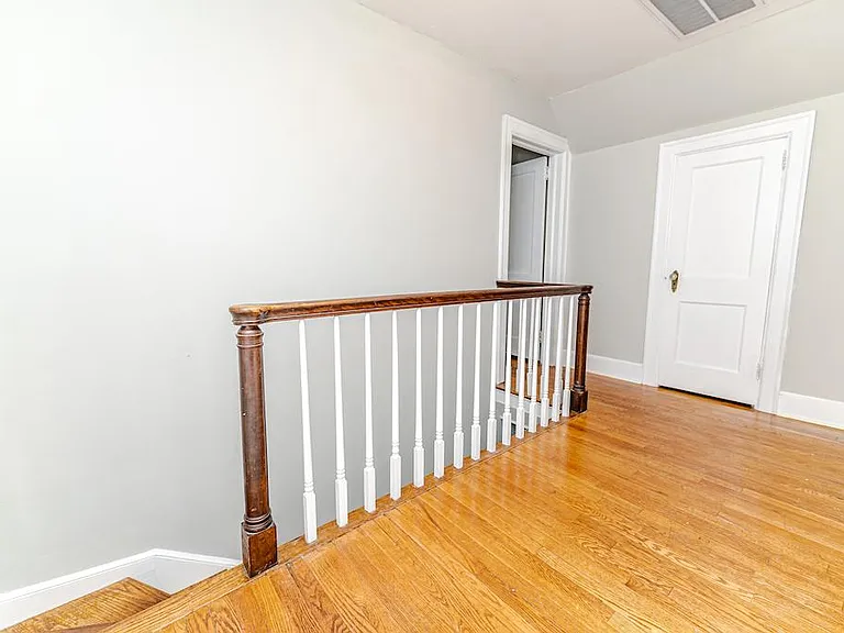 217 Hillcrest Dr — Photo 15