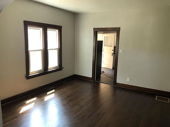 5th image of 722 S 22nd St