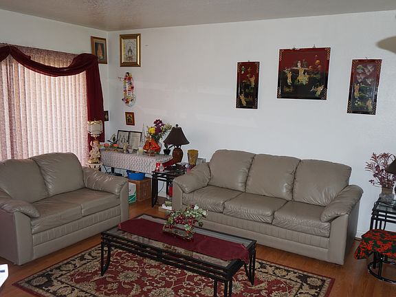 3rd image of 3845 W 182nd St