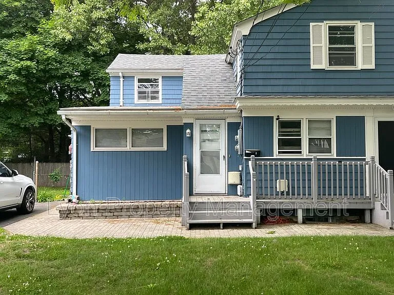 67 Hutchinson St — Photo 1