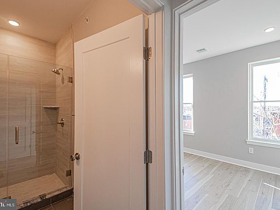 5th image of 715 S 51st St Unit 3