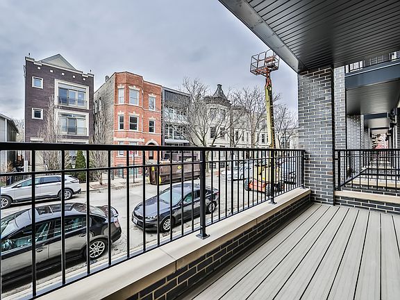 5th image of 815 N Paulina St #1N