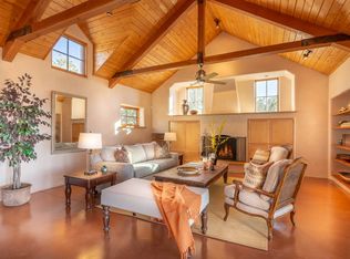 23 Tanoito, Santa Fe, NM 87506