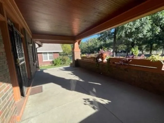 1676 S Parkway E — Photo 18