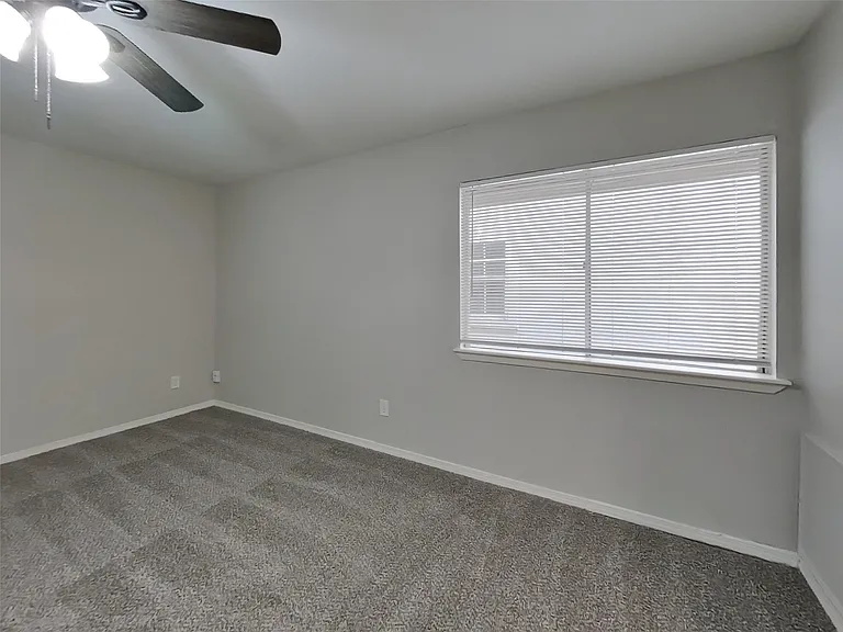 4422 Monteith Dr — Photo 8