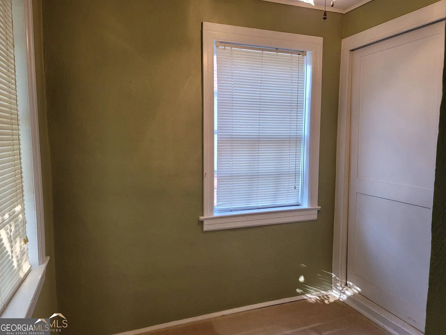 3 bed, 2049 sqft, $1,600 — Photo 4