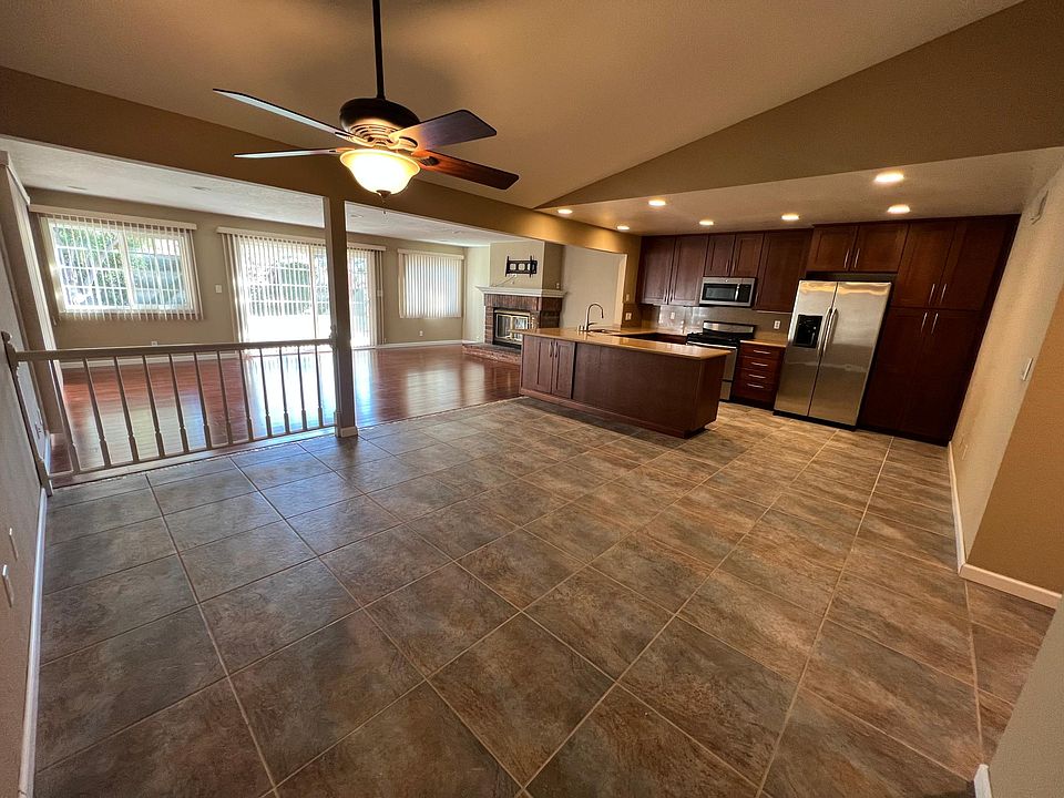 1st image of 1262 Avenida Loma Vis
