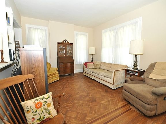 3rd image of 38 Hillside Ave