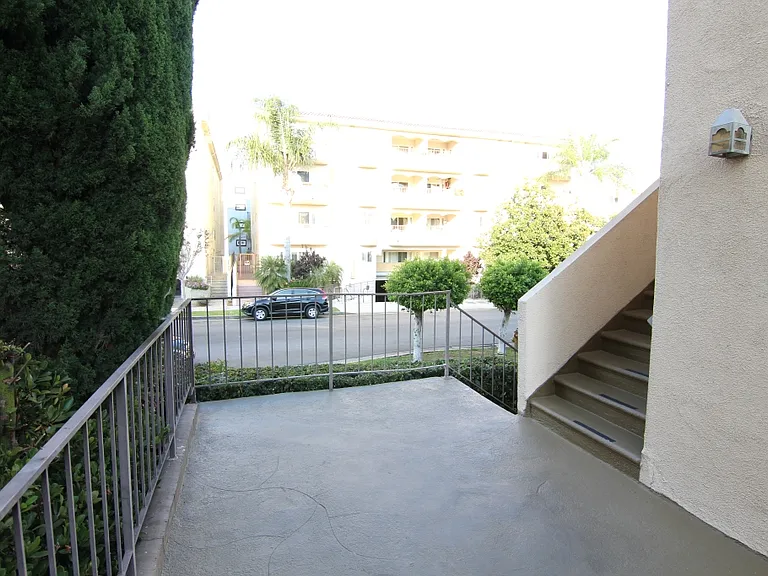 1825 Glendon Ave #1A — Photo 3