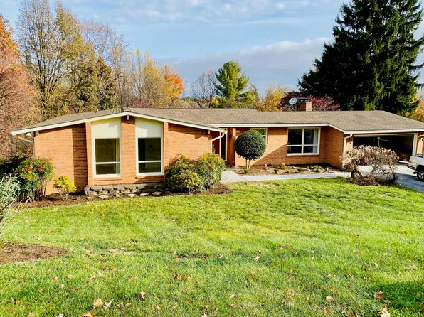 6140 Steeplechase Dr, Roanoke, VA 24018