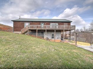 17516 Donegal Dr, Abingdon, VA 24210