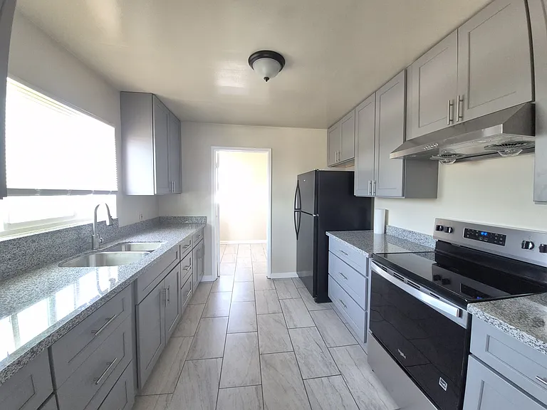 Quigley St — Photo 10