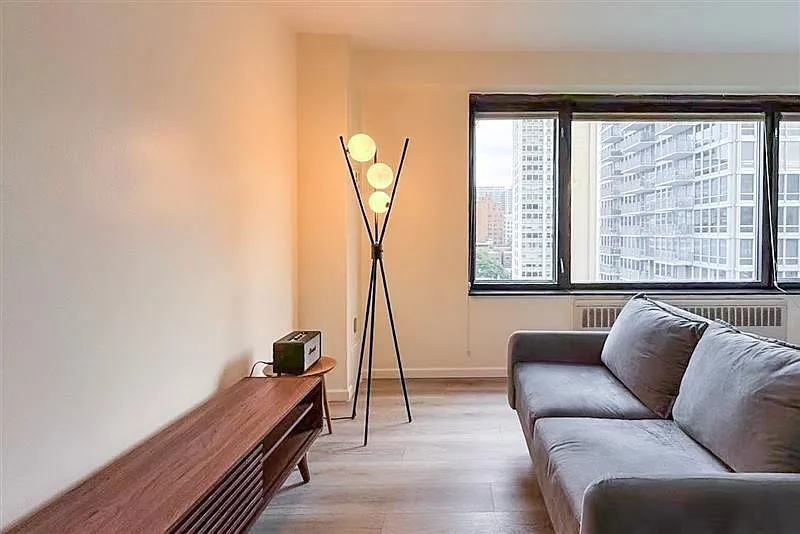 Building Photo - 3100 N Lake Shore Dr #1003