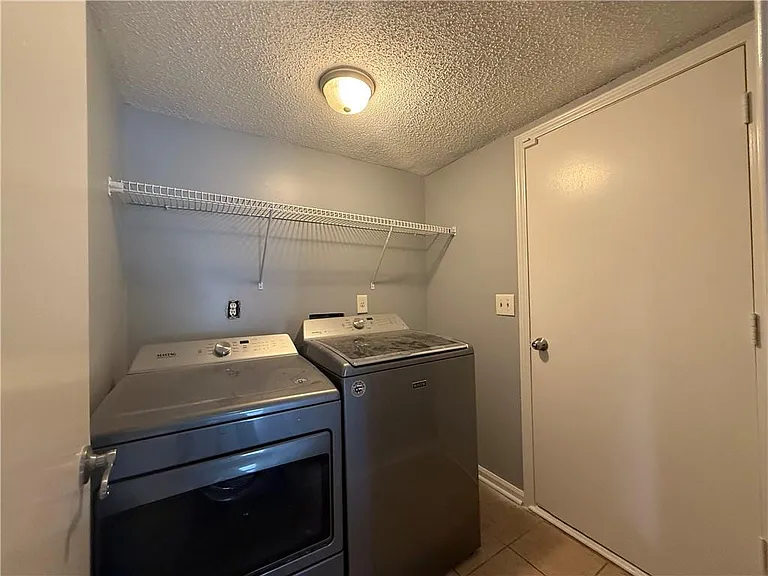 1024 Wiltshire Way — Photo 9