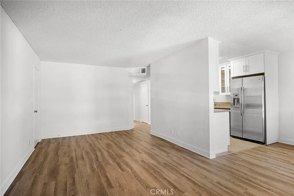 2 bed, 2.0 bath, 900 sqft, $2,900 — Photo 4