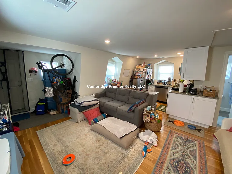 11 Greenville St #2 — Photo 2