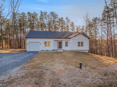 232 Oak Hill Rd, Berkeley Springs, WV, 25411