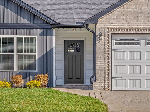 3rd image of 878 Lutz Ln