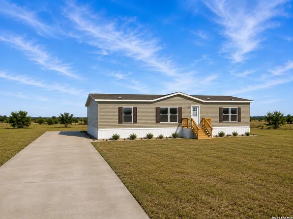 2853 FM 1333, Poteet, TX 78065