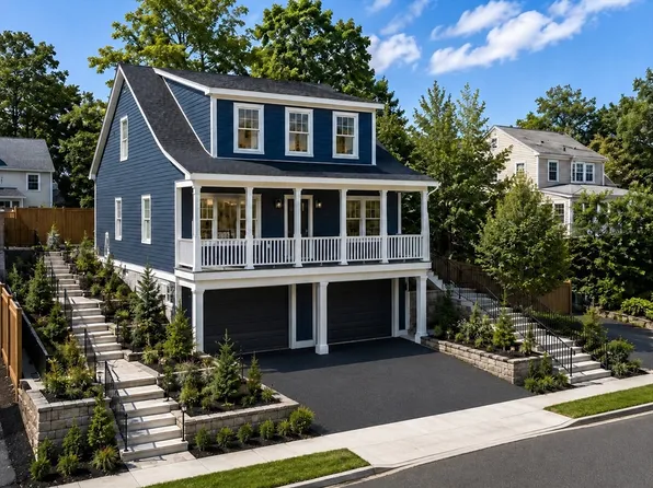 43 Bayard St, Dedham, MA 02026
