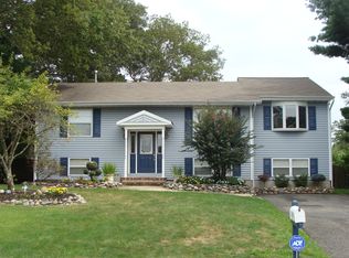 1070 Clearwater Ave, Manahawkin, NJ 08050