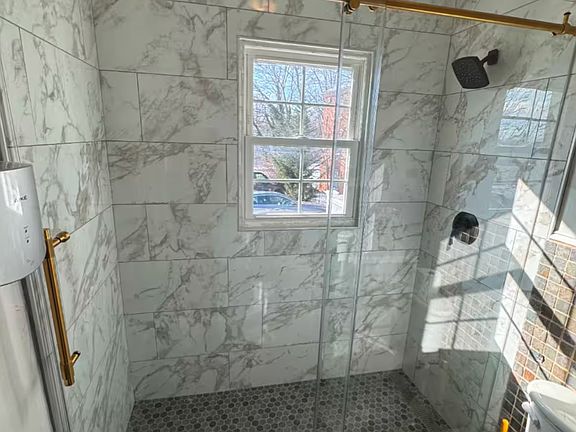 2nd image of 1019 Berryville Ave #1