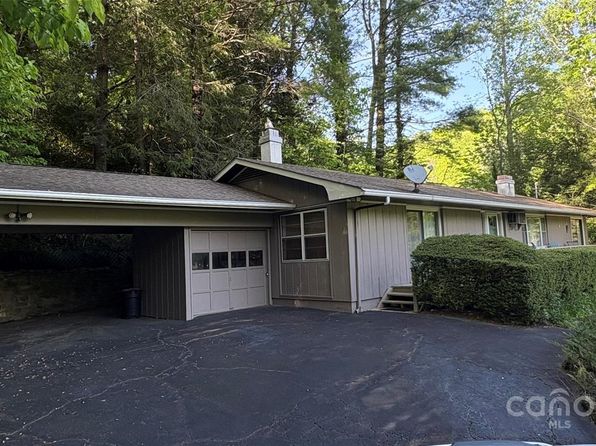 108 Golfview Dr, Maggie Valley, NC 28751