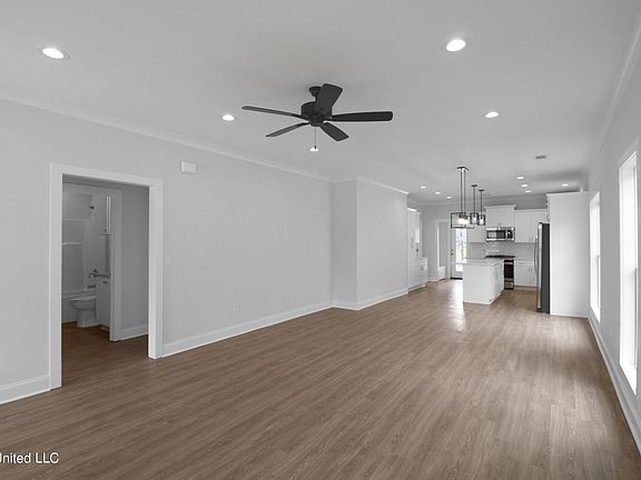 5th image of 259 Carriage Ln
