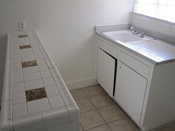 3rd image of 3508 E Terrace Ave