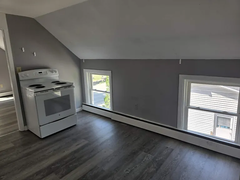 96 Maple St #B — Photo 12