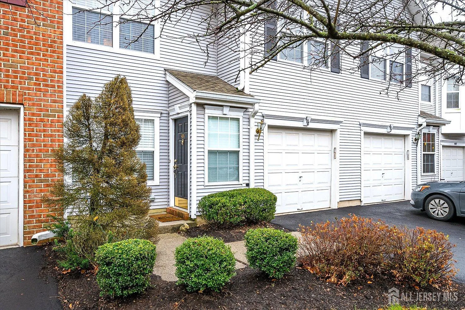 404 Canterbury Way photo 1