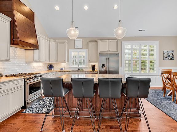 3rd image of 3867 Spanner Way