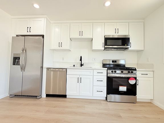 2nd image of 5655 Woodman Ave